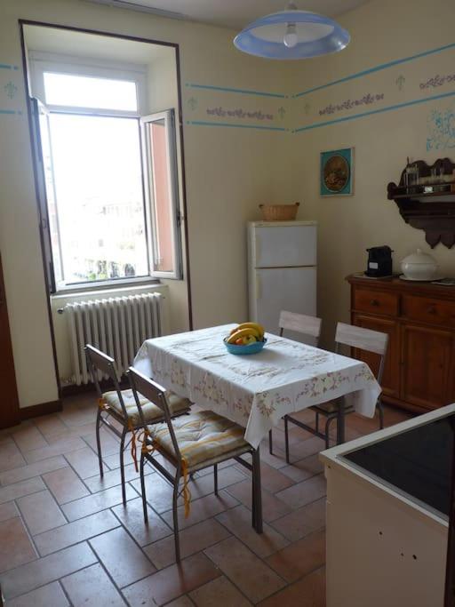 Appartamento Palazzo Del Provveditore Vista Lago Desenzano del Garda Exteriör bild